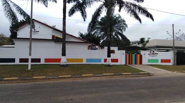 La façade colorée du campus L'Eldorado