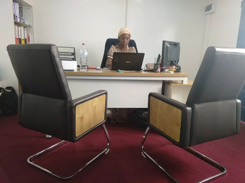 La directrice de L'Eldorado dans son bureau